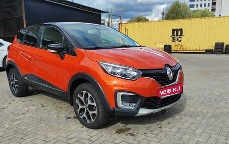 Renault Kaptur I рестайлинг, 2016 год, 1 600 000 рублей, 2 фотография