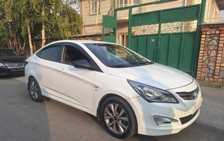 Hyundai Solaris II рестайлинг, 2015 год, 1 070 000 рублей, 3 фотография