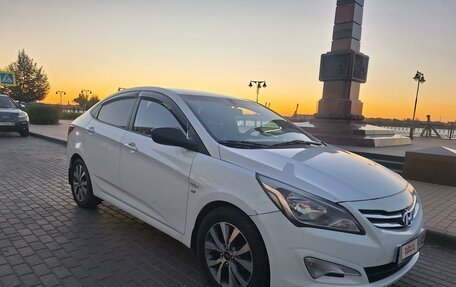 Hyundai Solaris II рестайлинг, 2015 год, 1 070 000 рублей, 5 фотография