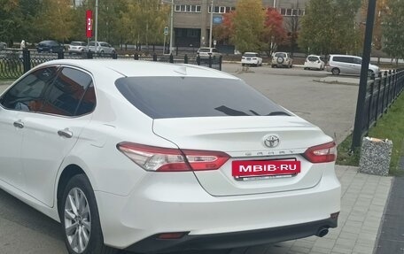 Toyota Camry, 2018 год, 3 350 000 рублей, 15 фотография