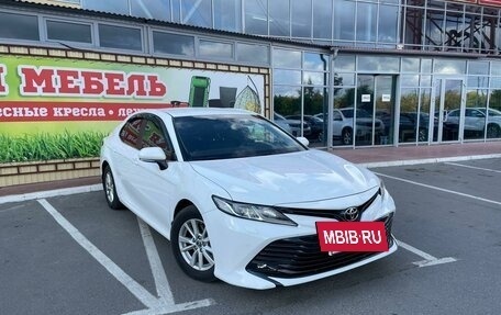 Toyota Camry, 2019 год, 2 850 000 рублей, 6 фотография