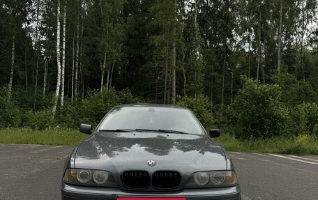 BMW 5 серия, 2002 год, 800 000 рублей, 2 фотография