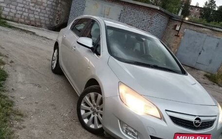 Opel Astra J, 2011 год, 680 000 рублей, 1 фотография