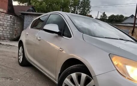 Opel Astra J, 2011 год, 680 000 рублей, 2 фотография