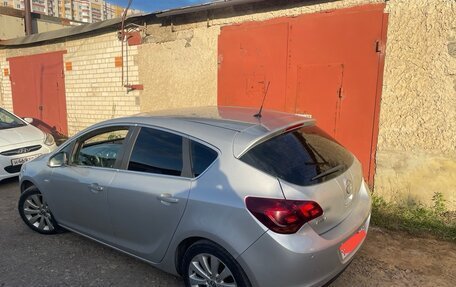 Opel Astra J, 2011 год, 680 000 рублей, 8 фотография