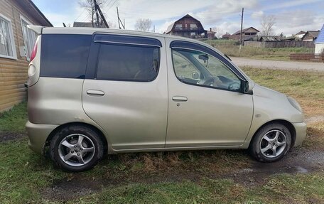 Toyota FunCargo, 1999 год, 400 000 рублей, 4 фотография