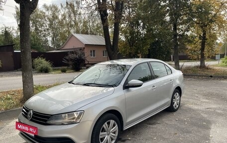 Volkswagen Jetta VI, 2015 год, 1 300 000 рублей, 25 фотография