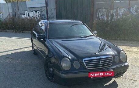 Mercedes-Benz E-Класс, 2001 год, 550 000 рублей, 3 фотография