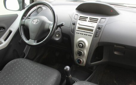 Toyota Yaris III рестайлинг, 2008 год, 579 000 рублей, 5 фотография