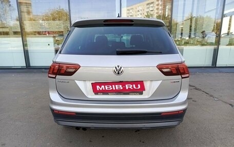 Volkswagen Tiguan II, 2018 год, 3 432 000 рублей, 6 фотография