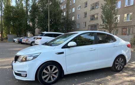 KIA Rio III рестайлинг, 2016 год, 1 390 000 рублей, 2 фотография