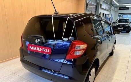 Honda Fit III, 2010 год, 850 000 рублей, 5 фотография