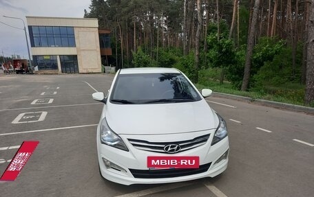 Hyundai Solaris II рестайлинг, 2016 год, 1 000 000 рублей, 7 фотография