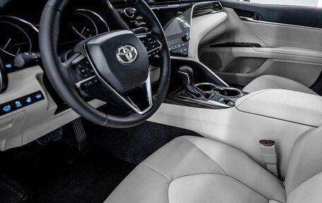 Toyota Camry, 2019 год, 3 400 000 рублей, 4 фотография