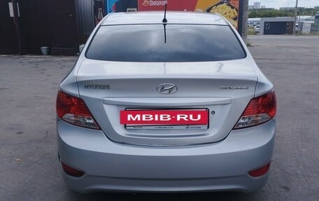 Hyundai Solaris II рестайлинг, 2011 год, 650 000 рублей, 7 фотография