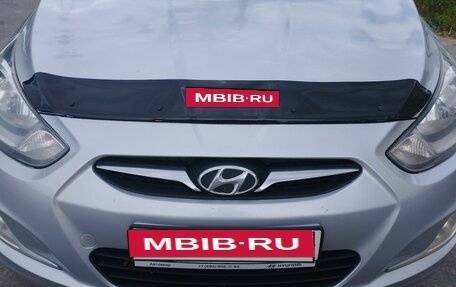 Hyundai Solaris II рестайлинг, 2011 год, 650 000 рублей, 18 фотография