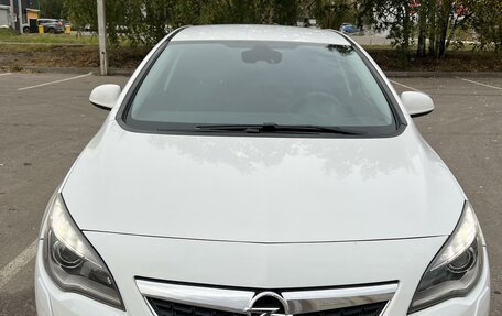 Opel Astra J, 2011 год, 850 000 рублей, 4 фотография