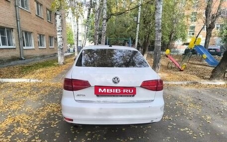 Volkswagen Jetta VI, 2017 год, 900 000 рублей, 3 фотография