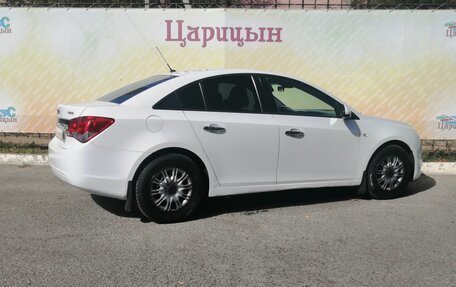 Chevrolet Cruze II, 2010 год, 585 000 рублей, 5 фотография