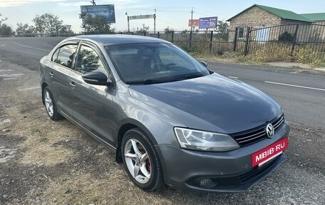 Volkswagen Jetta VI, 2011 год, 850 000 рублей, 3 фотография