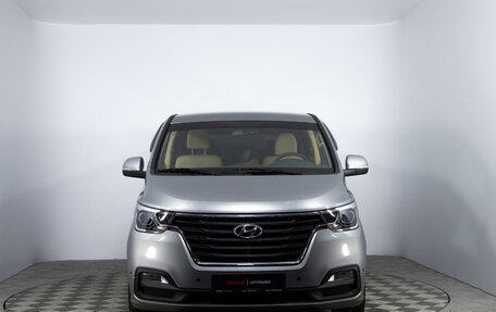 Hyundai H-1 II рестайлинг, 2020 год, 3 930 000 рублей, 2 фотография