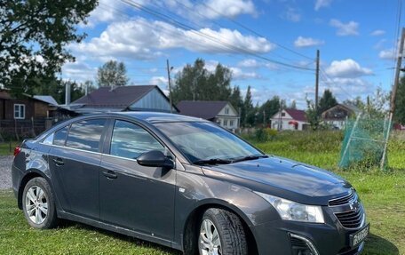 Chevrolet Cruze II, 2013 год, 900 000 рублей, 10 фотография