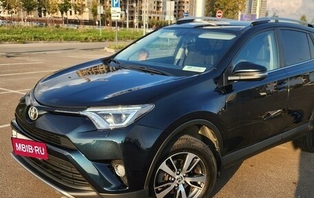 Toyota RAV4, 2018 год, 2 880 000 рублей, 2 фотография