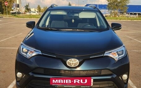 Toyota RAV4, 2018 год, 2 880 000 рублей, 3 фотография