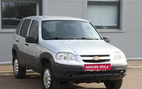 Chevrolet Niva I рестайлинг, 2010 год, 499 000 рублей, 3 фотография