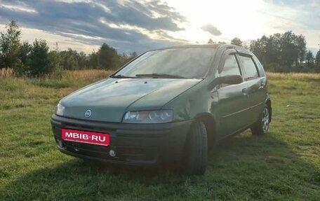 Fiat Punto III Punto Evo рестайлинг, 2001 год, 230 000 рублей, 1 фотография