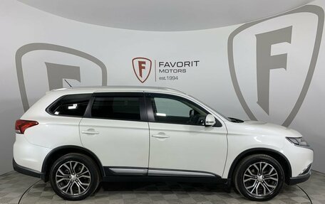 Mitsubishi Outlander III рестайлинг 3, 2015 год, 2 100 000 рублей, 4 фотография