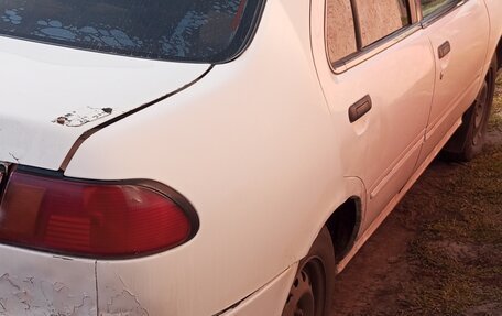 Nissan Sunny, 1992 год, 140 000 рублей, 2 фотография