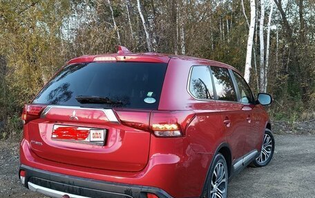 Mitsubishi Outlander III рестайлинг 3, 2017 год, 2 650 000 рублей, 4 фотография