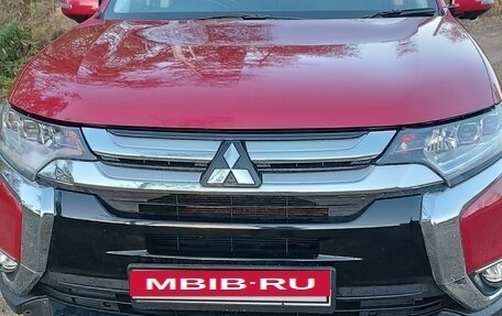 Mitsubishi Outlander III рестайлинг 3, 2017 год, 2 650 000 рублей, 3 фотография