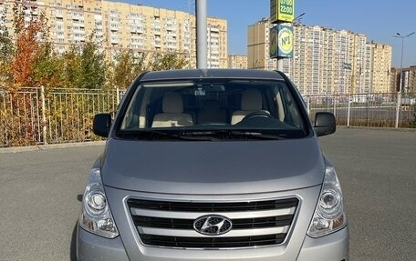 Hyundai H-1 II рестайлинг, 2016 год, 2 519 000 рублей, 2 фотография