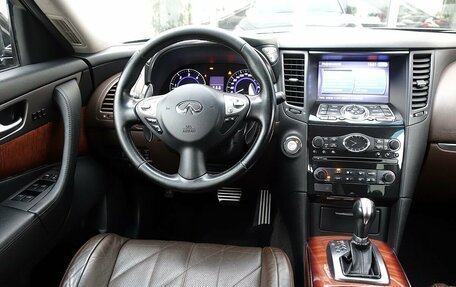 Infiniti QX70, 2015 год, 2 390 001 рублей, 10 фотография