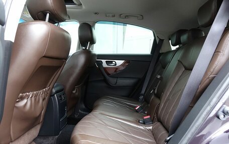 Infiniti QX70, 2015 год, 2 390 001 рублей, 17 фотография