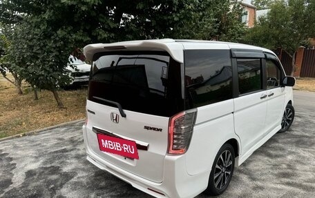 Honda Stepwgn IV, 2013 год, 1 850 000 рублей, 4 фотография