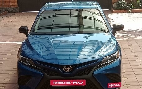 Toyota Camry, 2019 год, 3 000 000 рублей, 2 фотография