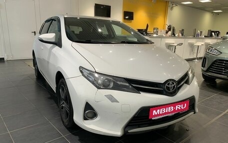 Toyota Auris II, 2013 год, 1 070 000 рублей, 3 фотография