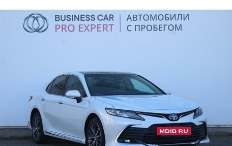 Toyota Camry, 2023 год, 5 300 000 рублей, 3 фотография