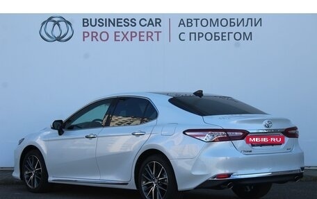 Toyota Camry, 2023 год, 5 300 000 рублей, 4 фотография