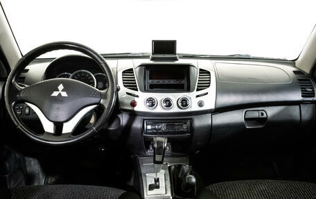 Mitsubishi L200 IV рестайлинг, 2014 год, 1 377 000 рублей, 10 фотография