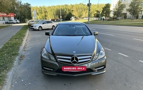 Mercedes-Benz E-Класс, 2012 год, 1 675 000 рублей, 2 фотография