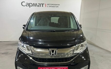 Honda Stepwgn IV, 2016 год, 2 200 000 рублей, 2 фотография