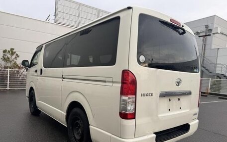 Toyota HiAce H200, 2019 год, 4 180 000 рублей, 4 фотография