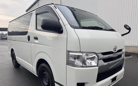 Toyota HiAce H200, 2019 год, 4 180 000 рублей, 5 фотография