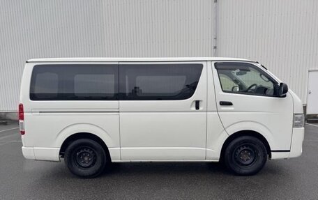 Toyota HiAce H200, 2019 год, 4 180 000 рублей, 8 фотография