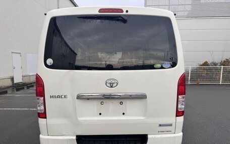 Toyota HiAce H200, 2019 год, 4 180 000 рублей, 6 фотография