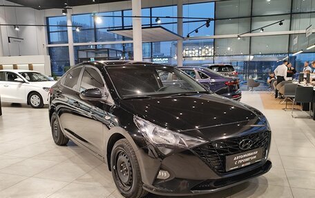 Hyundai Solaris II рестайлинг, 2022 год, 1 870 000 рублей, 2 фотография